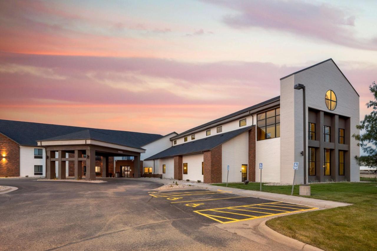 Best Western Watertown Inn & Suites Eksteriør bilde