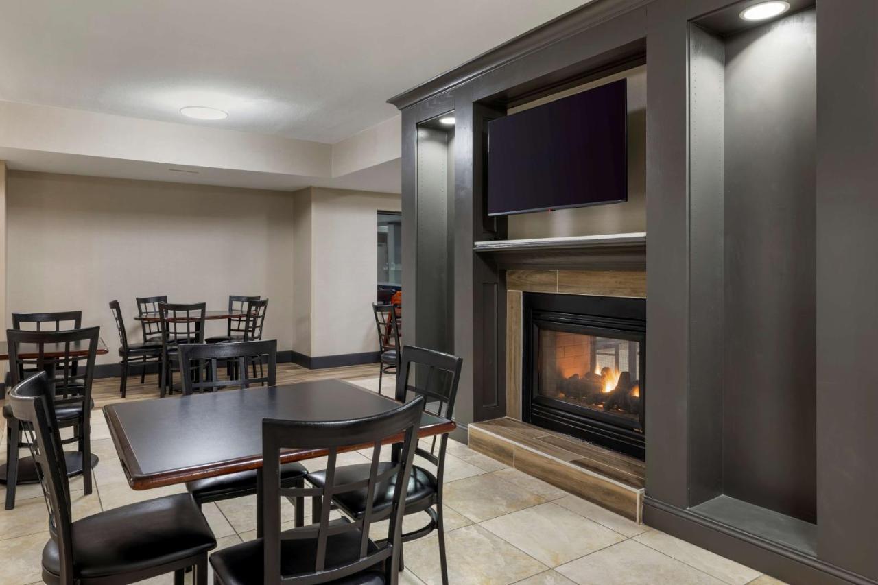 Best Western Watertown Inn & Suites Eksteriør bilde