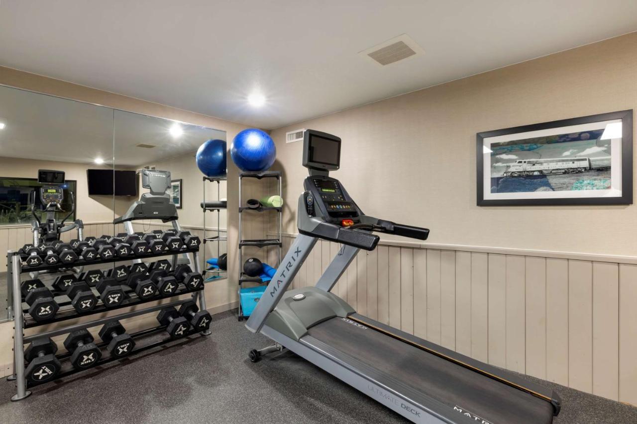 Best Western Watertown Inn & Suites Eksteriør bilde