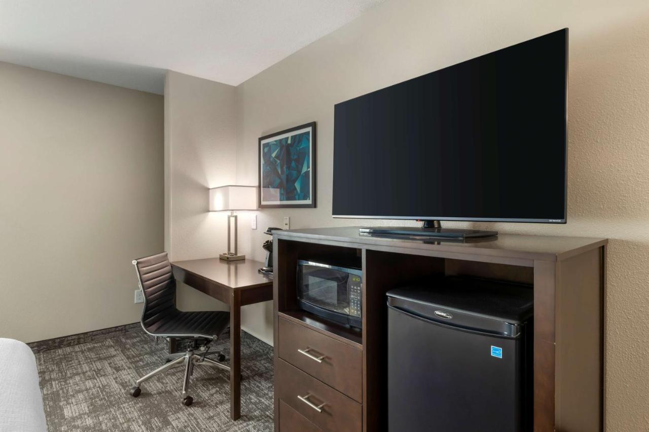 Best Western Watertown Inn & Suites Eksteriør bilde