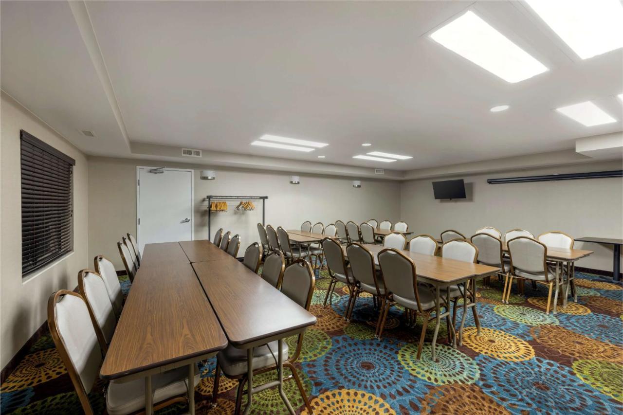 Best Western Watertown Inn & Suites Eksteriør bilde