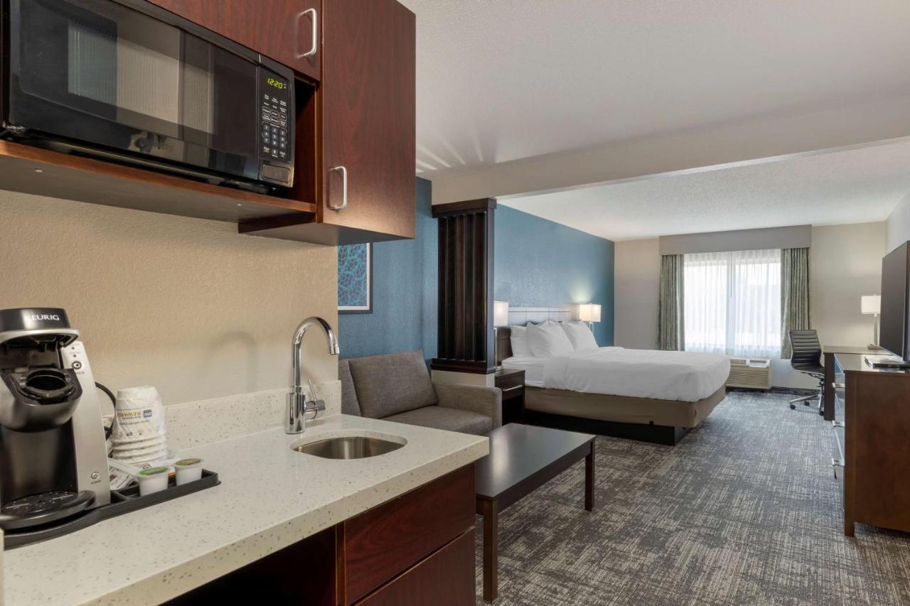 Best Western Watertown Inn & Suites Eksteriør bilde